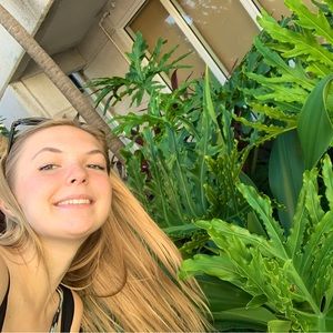 Meet your Posher, Lauren